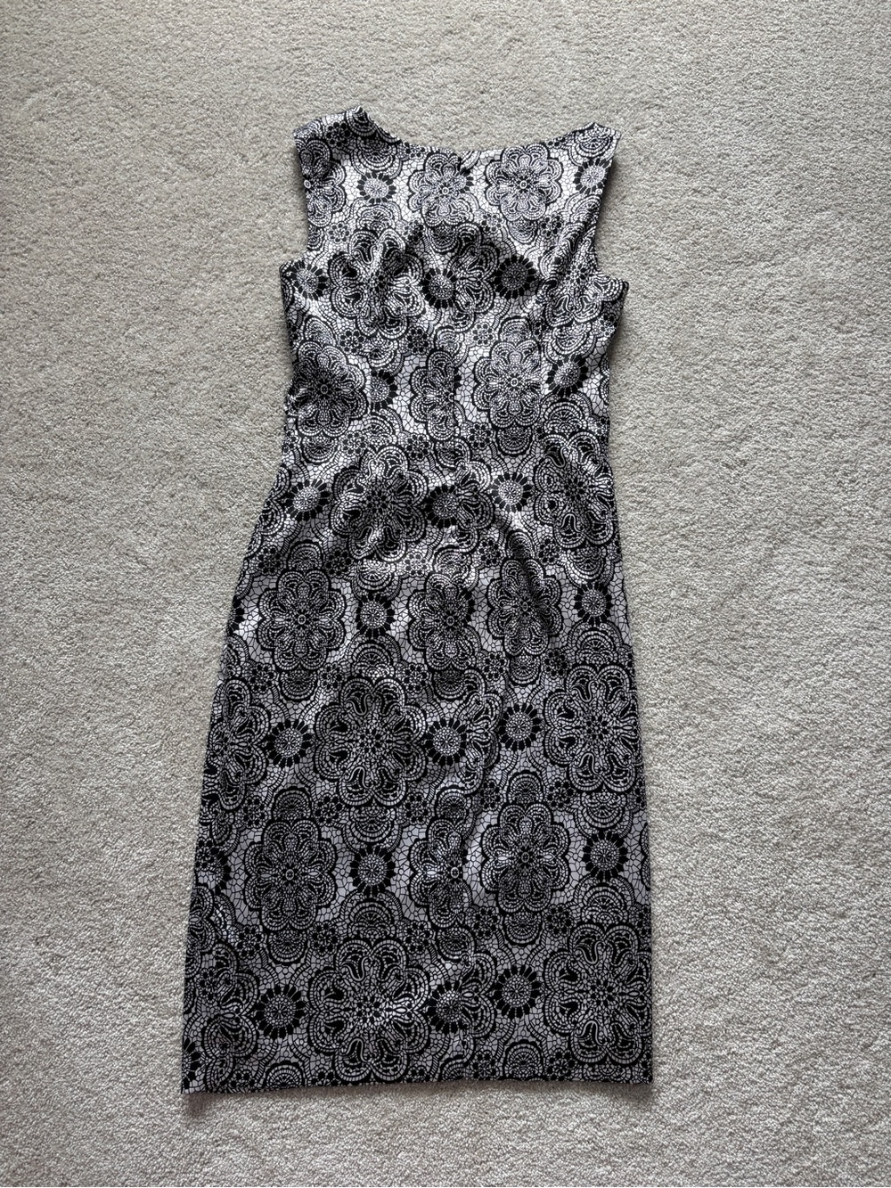 Maggy London One-Shoulder Black & Gray Lace-Print Sheath Dress Size 12 - Picture 9 of 10